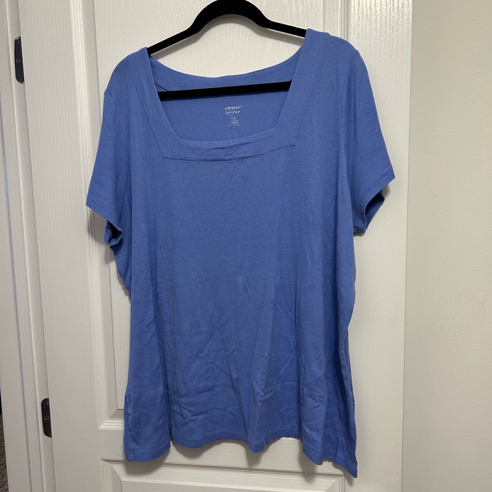 Avenue top, size 22/24